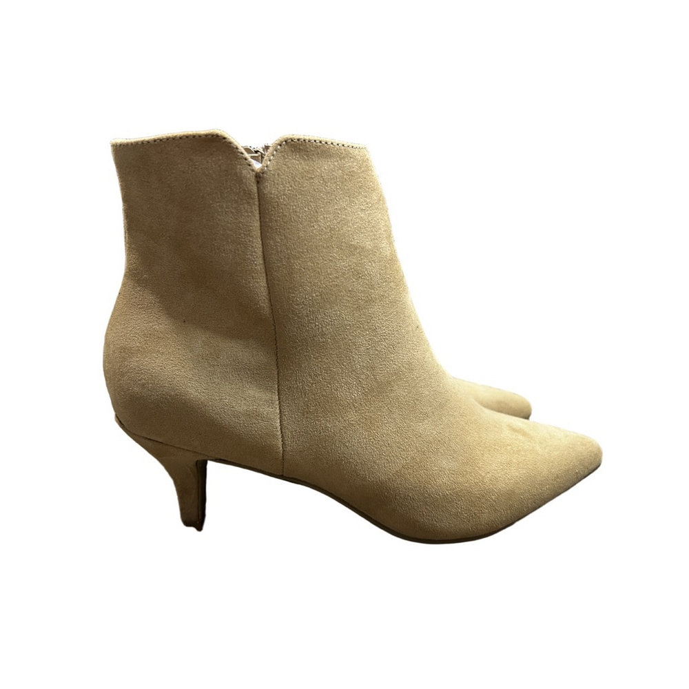 New without box Journee Collection Arely Kitten Heel Pointed Toe Bootie size 6.5 - Picture 3 of 8